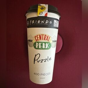 NEW FRIENDS (television series) 400 piece Central Perk puzzle